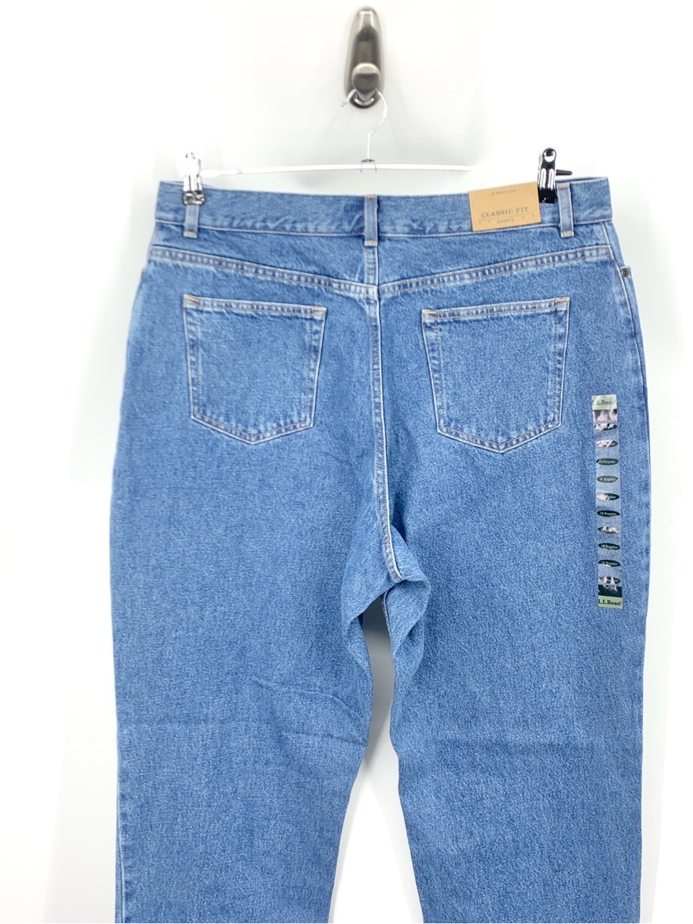 LL Bean Women Size 18 Jeans Light Wash Cotton Pants Classic Curvy Straight Leg - Picture 4 of 5